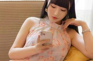 尤蜜荟 – “看着Egg_尤妮丝Egg的毛衣，我整个人都想换件衣服了……”——原图升华