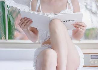 尤蜜荟 – 网盘中的白色写真——卓娅祺绝对是懂得‘衣’的绝色魔法师！