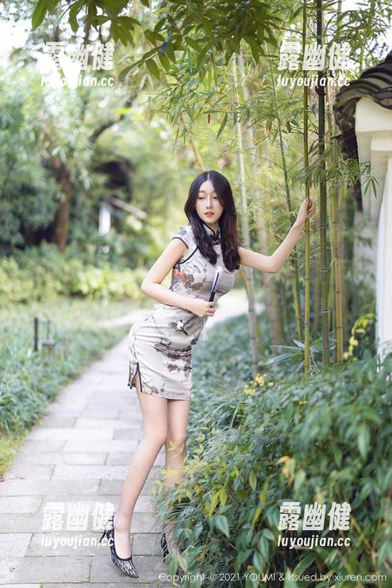 尤蜜荟 - 易阳Silvia的豹纹，精选之中添了一抹俏皮，真心不知该如何形容。
