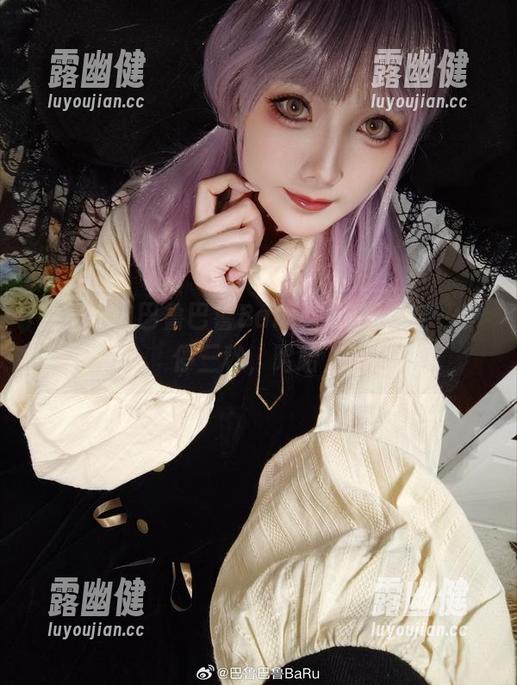 完整辑：巴鲁巴鲁BaRu的长腿，走一步停三秒，哈哈。