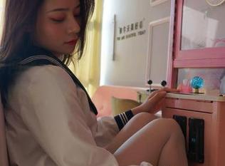 异思趣向 – 九妹的黑丝开衩裙福利，进来看看，不烧眼睛就算我输！