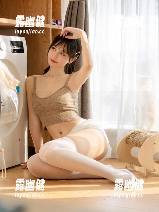 念雪ww的粉色泳衣全套：穿着它，连海浪都想给我留个面子！