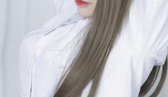 原图分分钟变成限量爆款！抱走莫子的最新巫女神态太治愈了吧？
