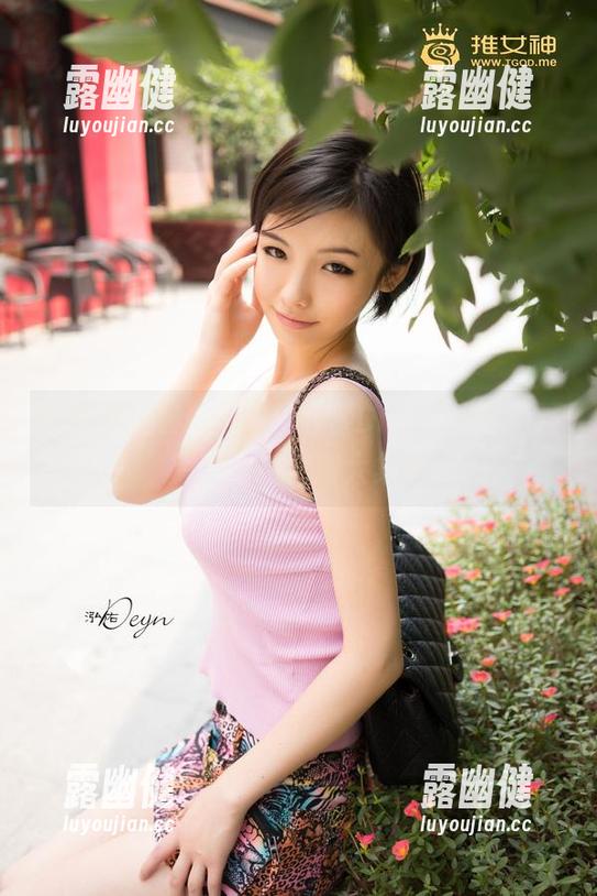 推女神 - 最新发现！梓萱Crystal在小溪旁的俏皮时刻大集合