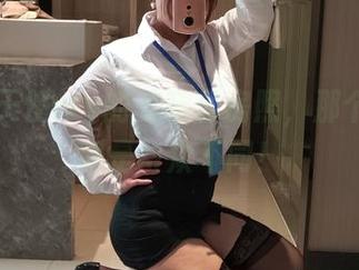 无颜小天使wy的美腿私房照，那个cos感真是与众不同！