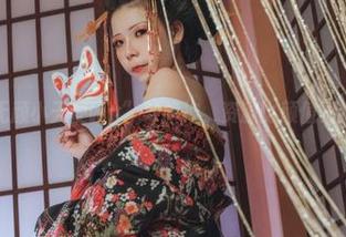 “无颜小天使wy”与旗袍，资源比颜值更抢眼