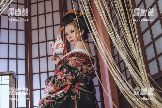 “无颜小天使wy”与旗袍，资源比颜值更抢眼
