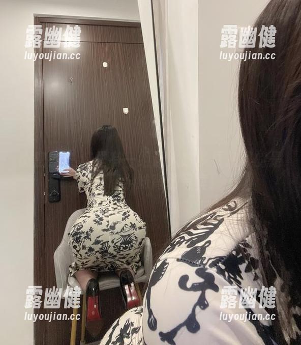 是可馨耶 微密圈 - 这里有一组让人想多看几眼的是可馨耶学妹高清写真!