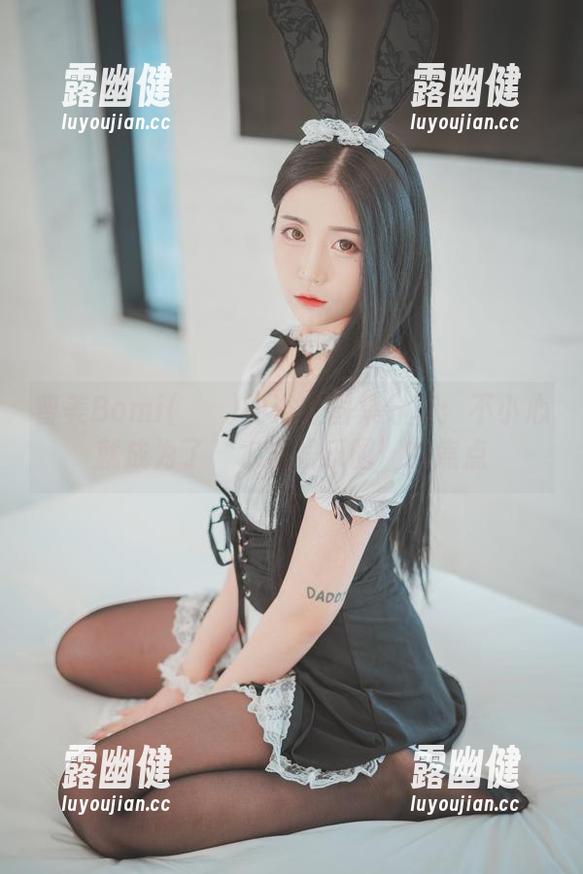 普美Bomi(보미)的浴缸图集分享：不小心就成为了‘水流娱乐圈’的焦点