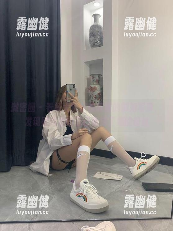 杨大乐乐很靠谱 微密圈 - 看杨大乐乐很靠谱的御姐写真,发现照片里的自己竟成了她的粉丝