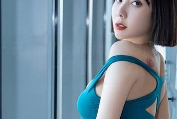 微密圈 – 在果儿Victoria的红色吊带袜里游荡——原图直奔核心
