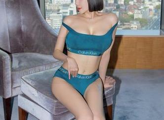 微密圈 – 果儿Victoria的连体包臀+黑丝=免费写真买一送一的好福利！