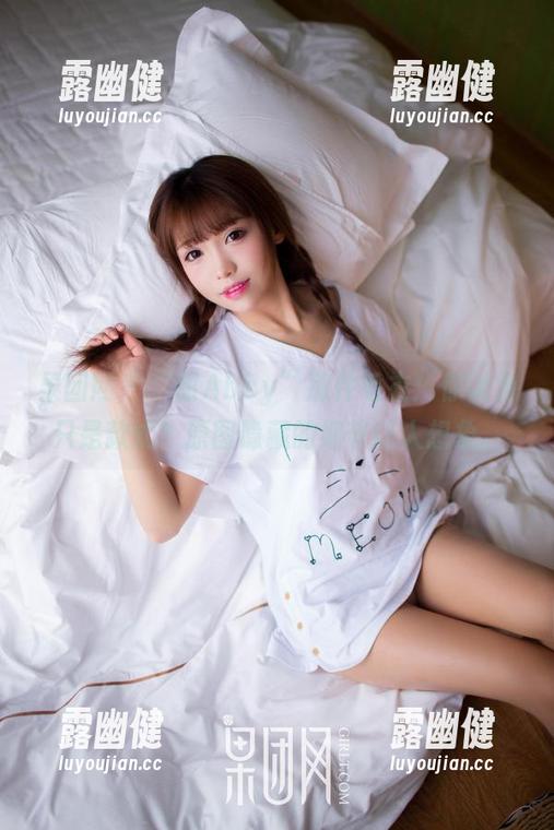 果团网-甜Abby 果团网 - “甜Abby”那件毛衣:你以为只是款式?原图隐藏的细节让人想象。