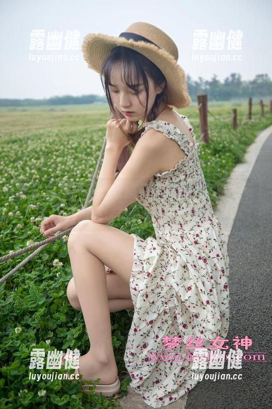 梦丝女神 - 刘诺的裤里丝套图，体验一场“布料忧伤”的奇妙旅程