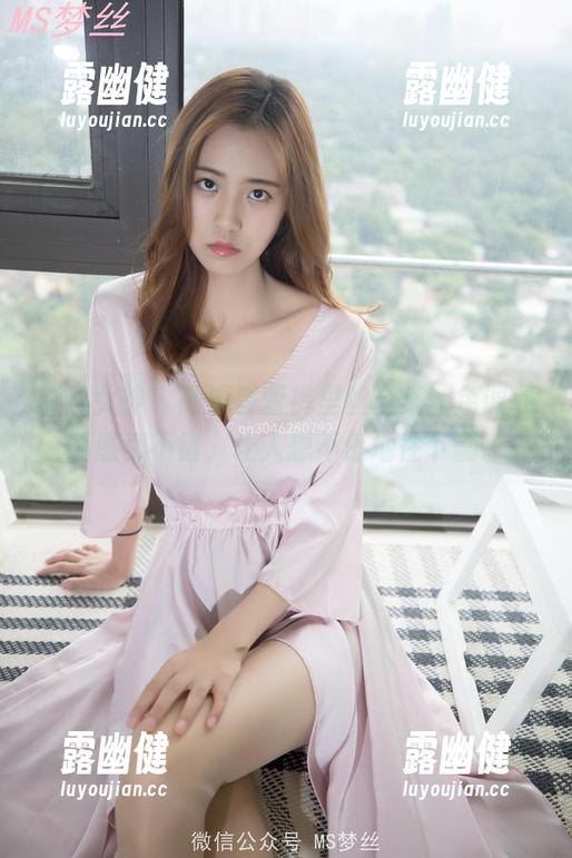 梦丝女神 - 高清香萱裤里丝合集，色调和质感都不错，让人想不停地往下翻。