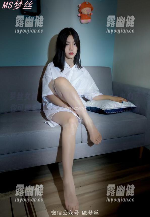 梦丝女神 - 魏婷婷的眼镜图集——小心，你可能会被她的眼神迷住哦！资源建议附上