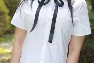 模范学院 – 见识下加朵babe的秘书，图包里的每张写真都暗藏玄机