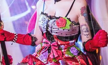 无圣光写真里的妹妹：洛丽塔大哥别再晒自己的大长腿了！