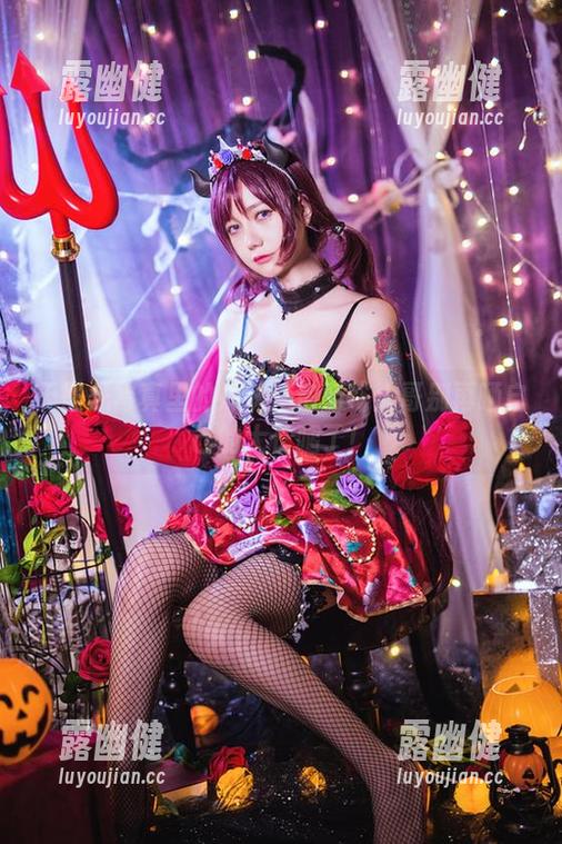 无圣光写真里的妹妹：洛丽塔大哥别再晒自己的大长腿了！