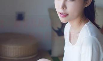 爱蜜社 – 投身九尾ivy的秘书世界，套图中隐藏的暗示