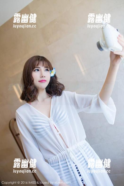 爱蜜社 - 每一张酥小白的制服美图，都让人不自觉想点开完整的套图！