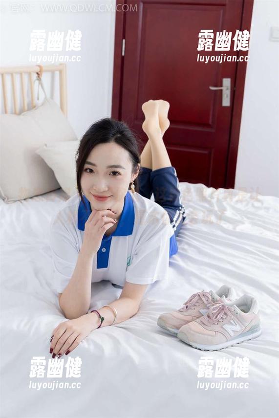 物恋传媒-嘉木 物恋传媒 - 我跟你说,这粉色照片真是让人移不开眼,嘉木你太会玩了