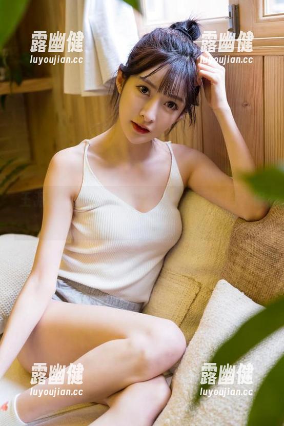 王羽杉共享全套抹胸浴缸，要下载吗？保管你爱不释手。
