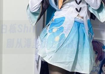 闲聊：白栎Shirly在水手服里，看着像是刚从海里捞上来的小仙女