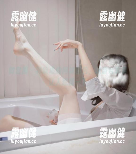 微密圈 - 禅院熏的网袜图包，这波合影真让人想遛一下