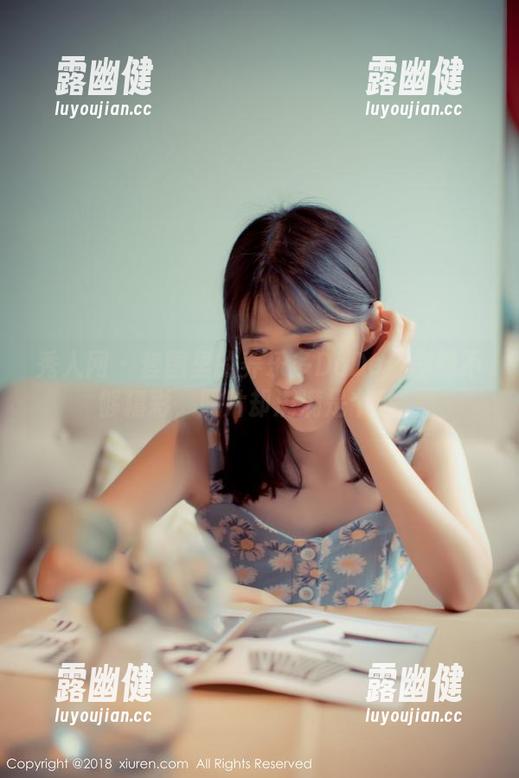 秀人网 - 套图里的养乐多DoDo：剧情不够精彩，照片却满满是个性。