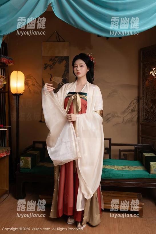 秀人网-媛媛酱Belle 秀人网 - 媛媛酱Belle的写真,女孩到底该怎么玩?这俩词组合起来怎么看都怪怪的。