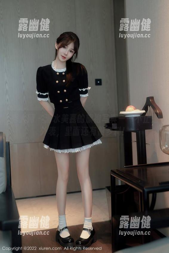 秀人网 - 清水美嘉的旗袍写真——不止是外表，里面还有很多料！
