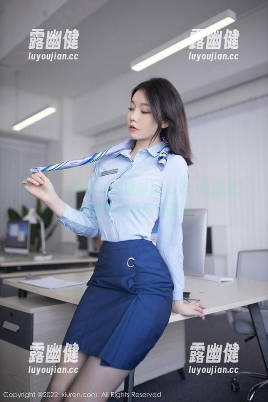 秀人网-瑶瑶baby 秀人网 - 图片里的瑶瑶baby:体操服?更像优雅的运动舞蹈