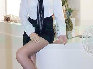 秀人网 – 尽情猛料！陈梵妮Fanny的双人写真：这在拍照技巧上算凶狠吗？