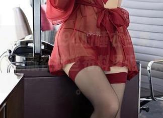 秀人网 – 雨儿1494的睡衣合集，怎么就能有小心思藏在这些布料里呢，真是可疑。