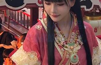 Mirror彩云：秋山AkI的作品集，带我进入一个轻盈的高清时光。