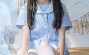 稚乖画册 – 赤西夜夜的疯狂泳池派对：品味这组写真和图包的欢乐