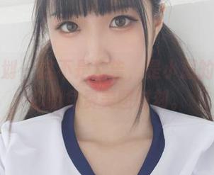 紧急企划 – 这不是广告，是小恩的白裙和你的免费美图时刻。