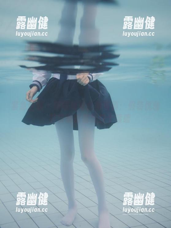 紧急企划-樱樱樱可 紧急企划 - 樱樱樱可红裙写真:假装优雅,其实随时都想打个喷嚏