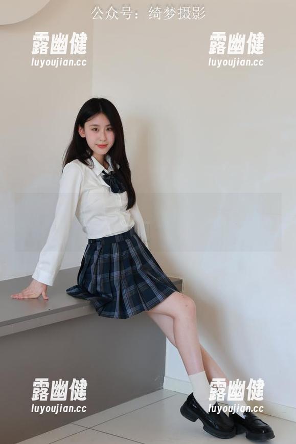 绮梦摄影 - 莹莹礼服作品，你以为这是走秀，实际上是美食秀！