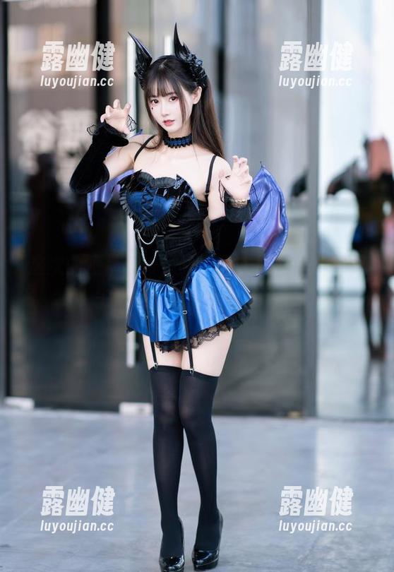羽生三未 这次的短裤cos,羽生三未真的是玩得风生水起,更新值得一看!