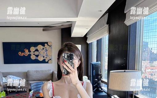 微密圈 - 脸红Dearie的主人的小女仆写真，原图之下的炫酷细节