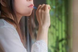 自闭颜球球的奢华林中精灵cos图册：一场“裙子和树叶”的较量！