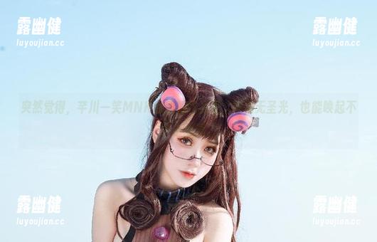 突然觉得，芊川一笑MNK的和服作品里，哪怕无圣光，也能唤起不少小心思。