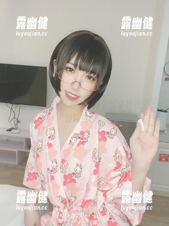 来瞧瞧这私房图包，白衬衫的芋圆侑子，好精致喔。