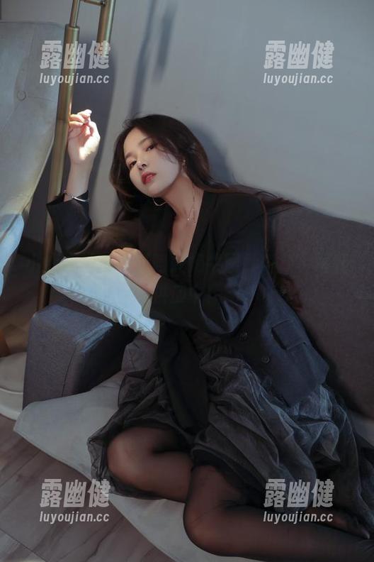 小心心被苏嫣嫣阿姨奶牛图片俘获，福利供应中！