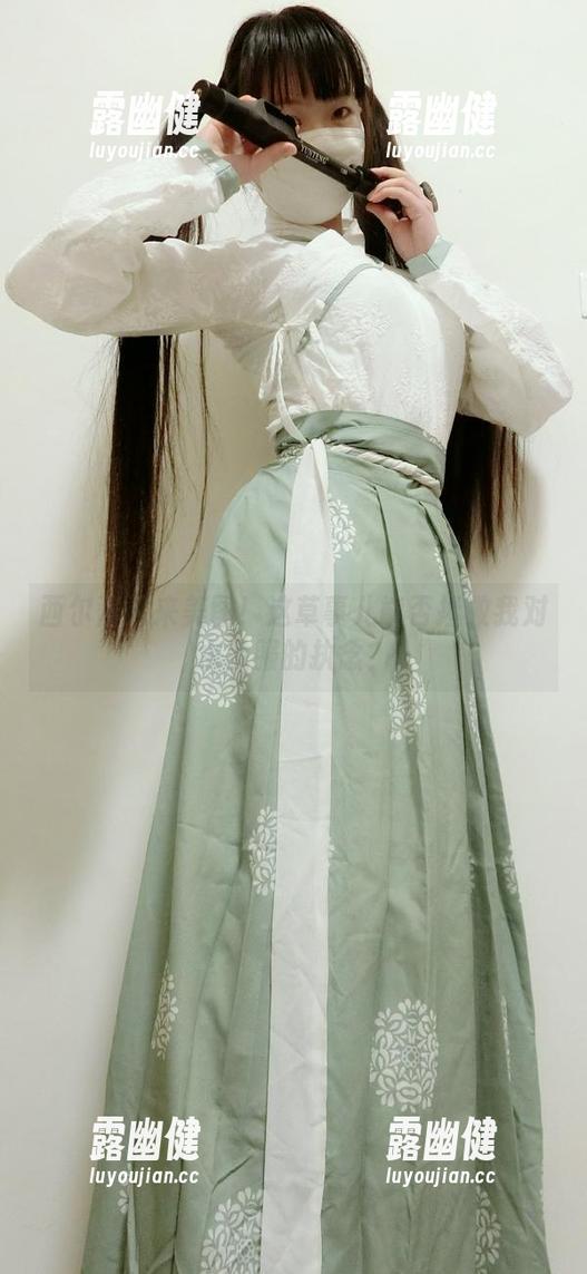 西尔酱 西尔酱又来美图!这草事儿能否拯救我对水手服的执念?