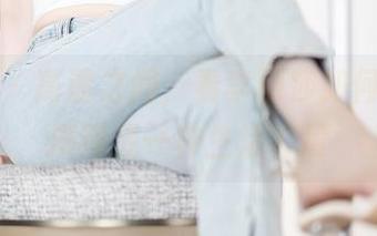 语画界 – 高清之间，看李丽莎如何把红裙演绎成一种生活态度