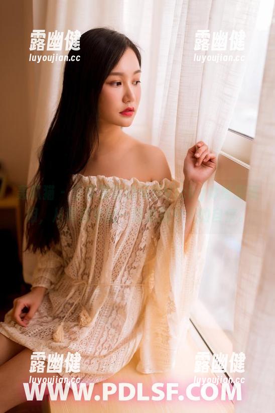 轰趴猫 - 分享温馨的可乐Vicky体操服亮相，从青涩年纪一路走到今天的自信。