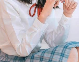“逐月Su”的写真图集，真正把天使的底裤给你揭开了一个角